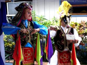 Image of performers in El Gueguense